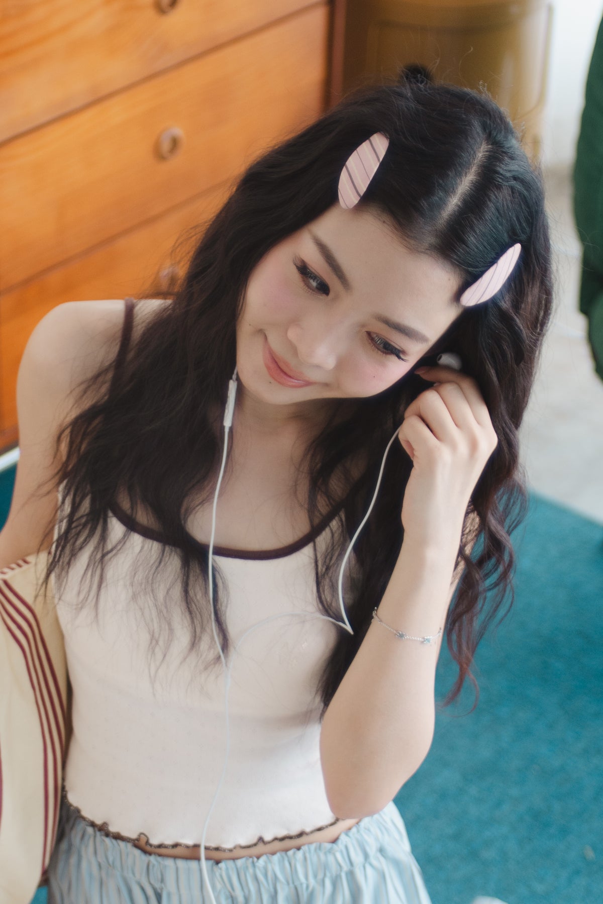 'Stay-in, Slow-down" Hair Clip