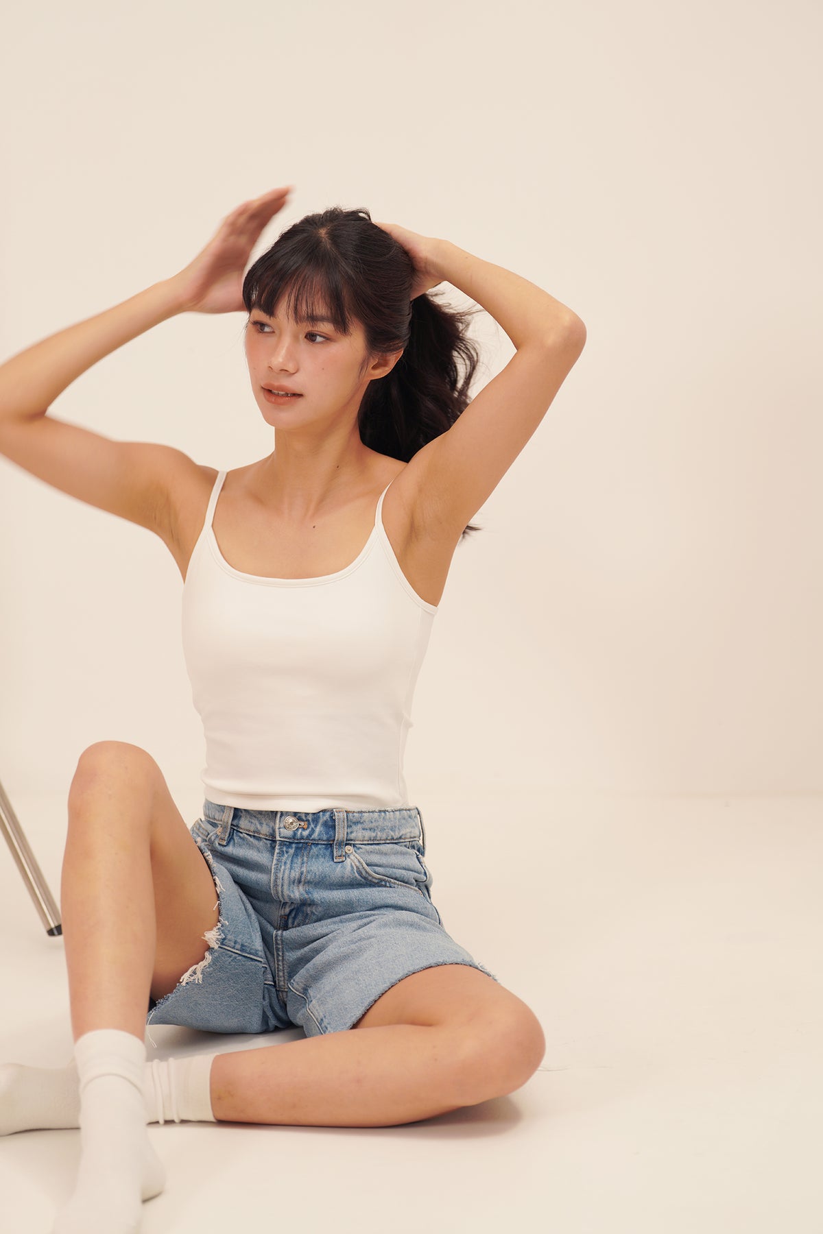 Hug Tank HUG ME STRAP TANK white – SO LINGERIE CO