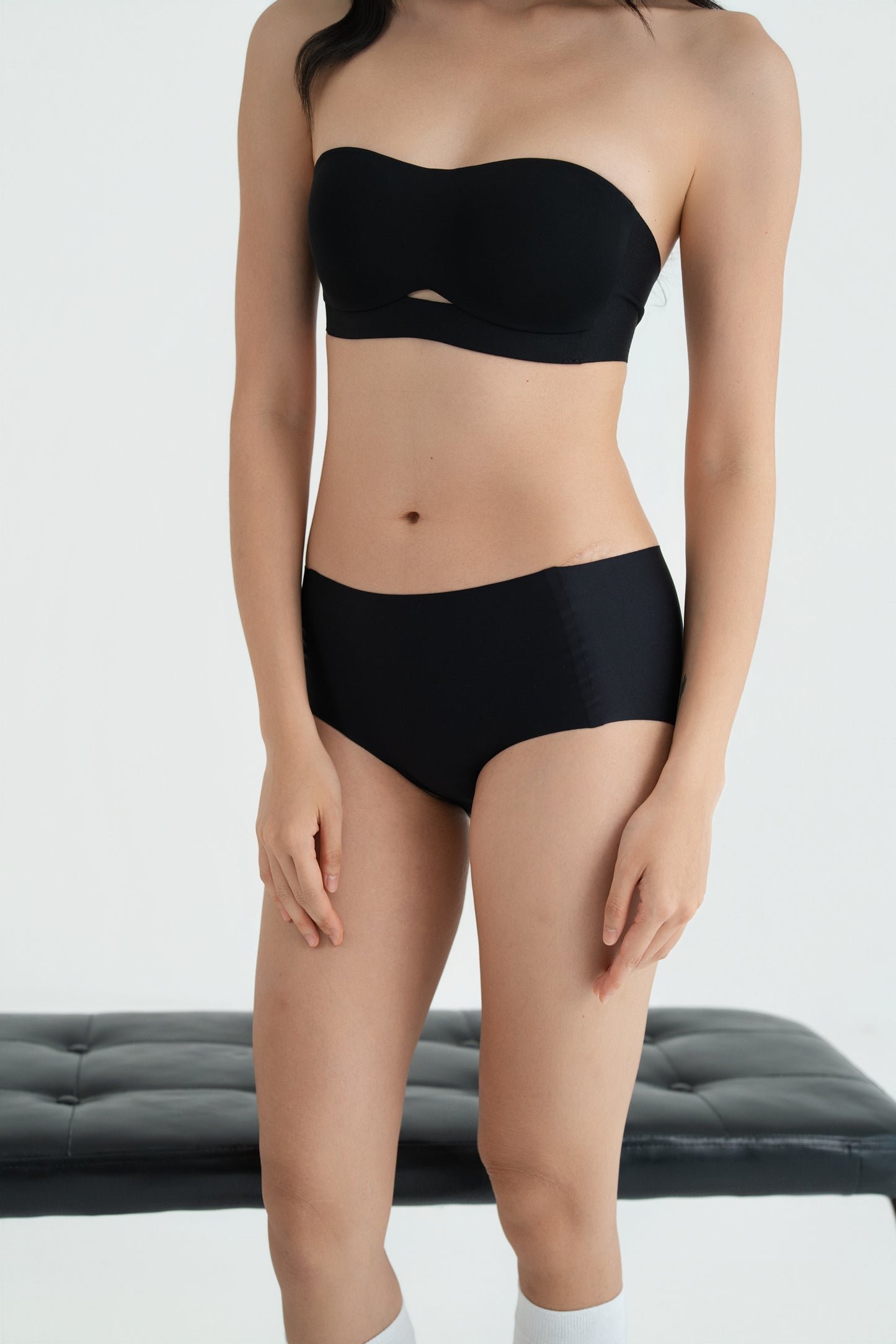 NAKED STRAPLESS BRA black