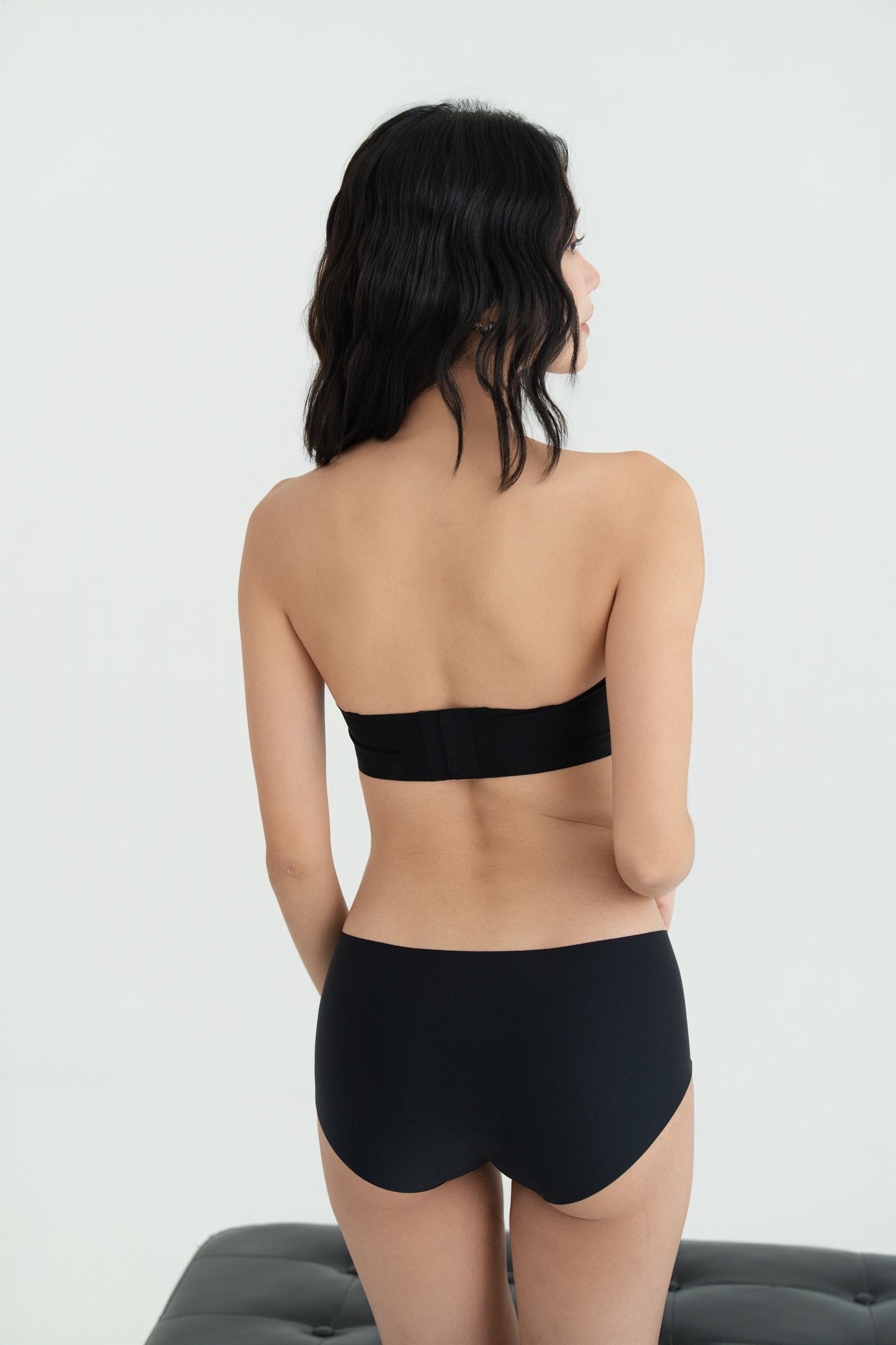 NAKED STRAPLESS BRA black