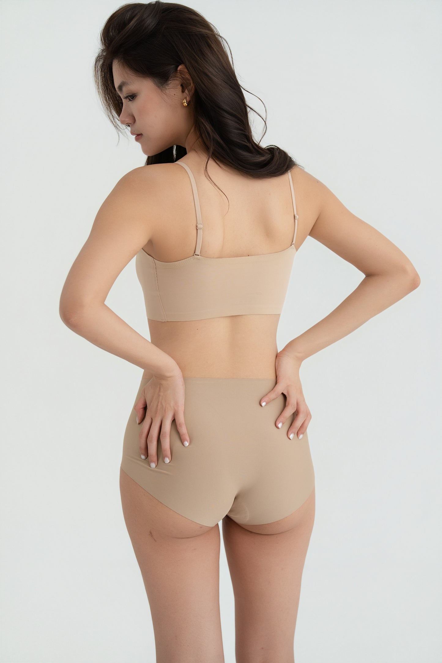 SMOOTHIE SEAMLESS BRA TOP sand (cropped)