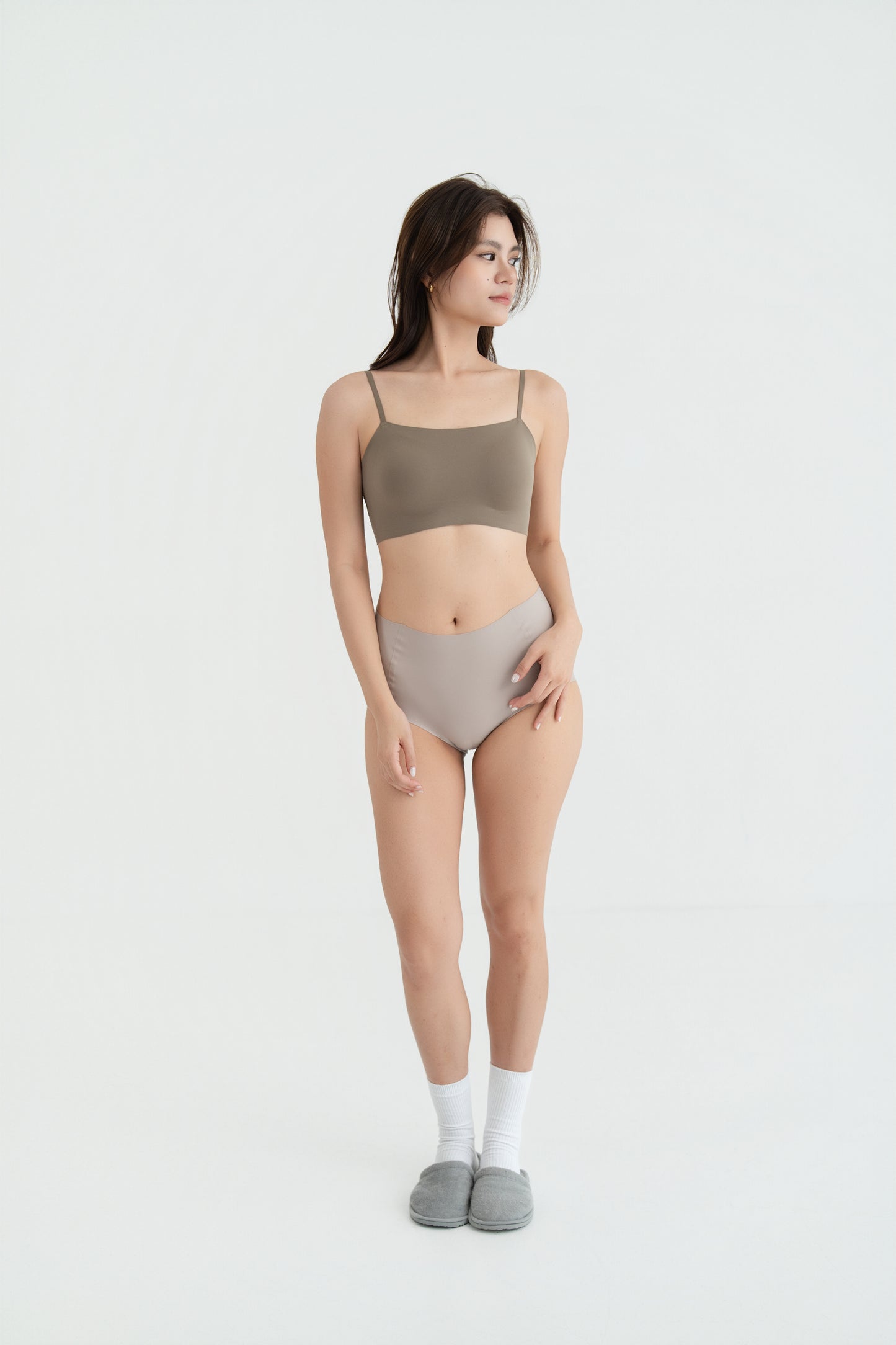SMOOTHIE SEAMLESS BRA TOP ash green (cropped)